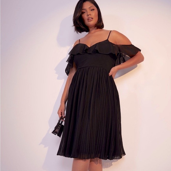 Boohoo Plus Dresses & Skirts - Boohoo Off the Shoulder Dress